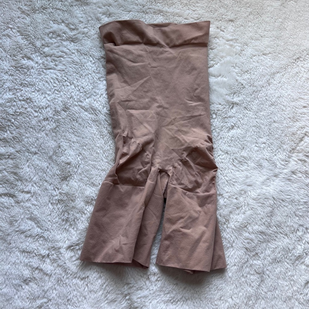 Skims Sculpting Short Mid Thigh Shapewear Clay Brown Womens Size Small S/P NWOT